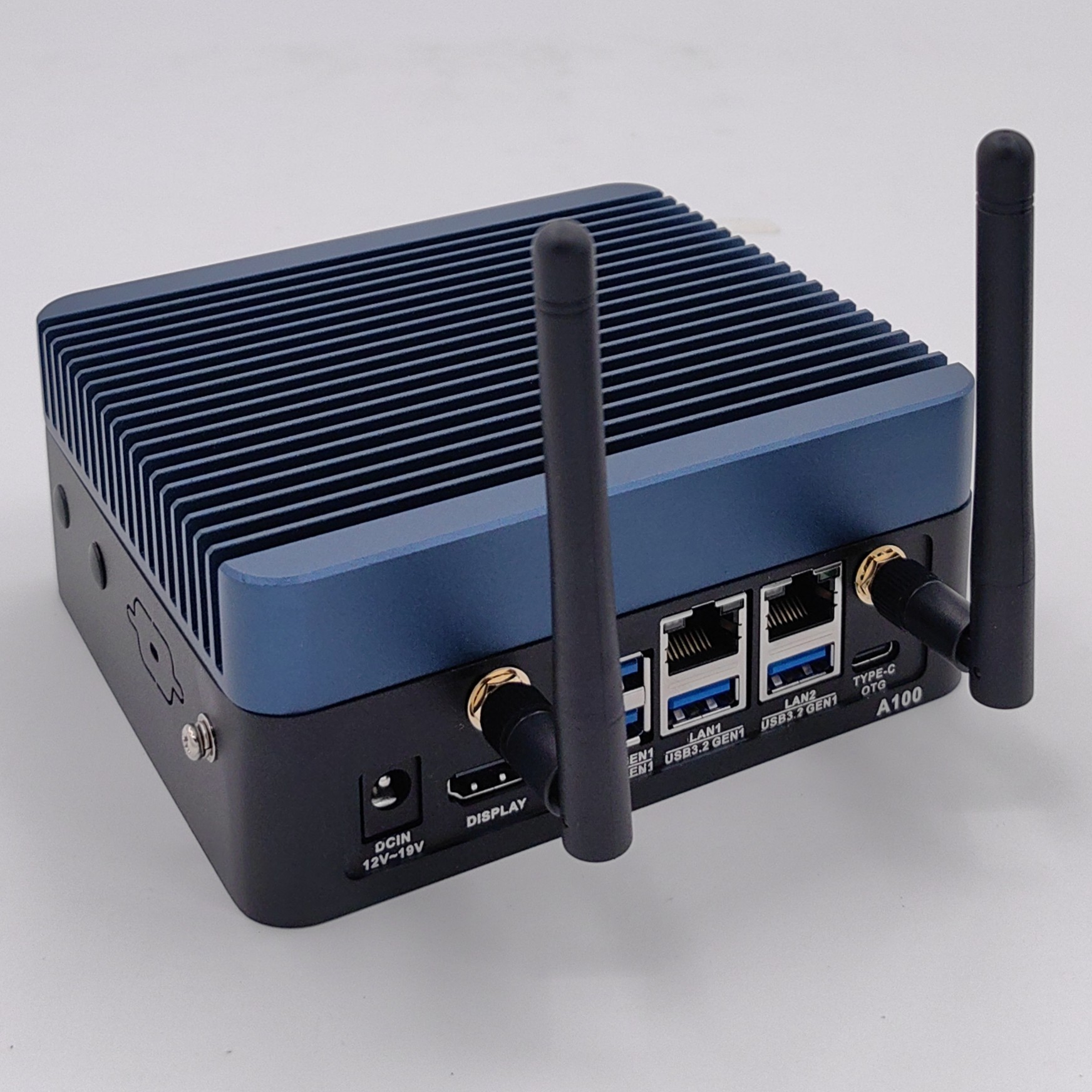 A100 dual antenna configuration