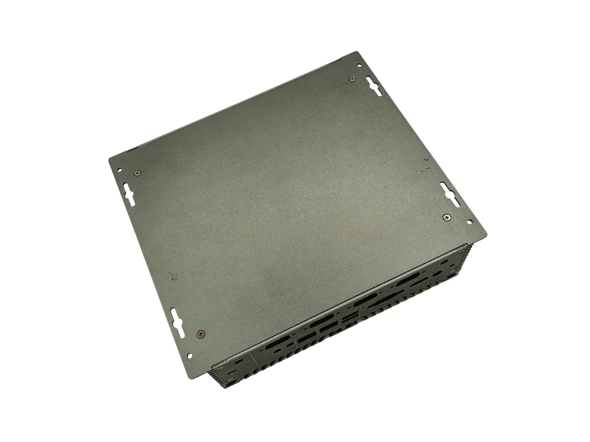 DM20 Bottom Mounting Plate and Flanges DM20 removable bottom mounting plate and side flanges